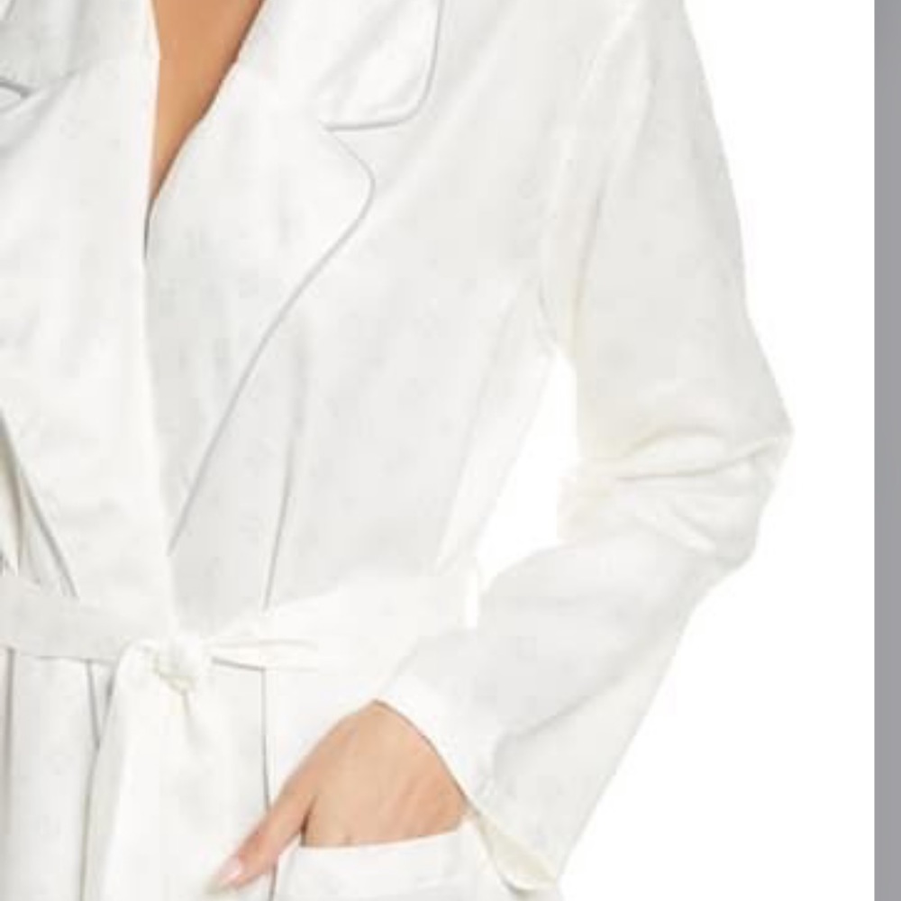Rachel Parcell - Satin Robe - Picture 4 of 13
